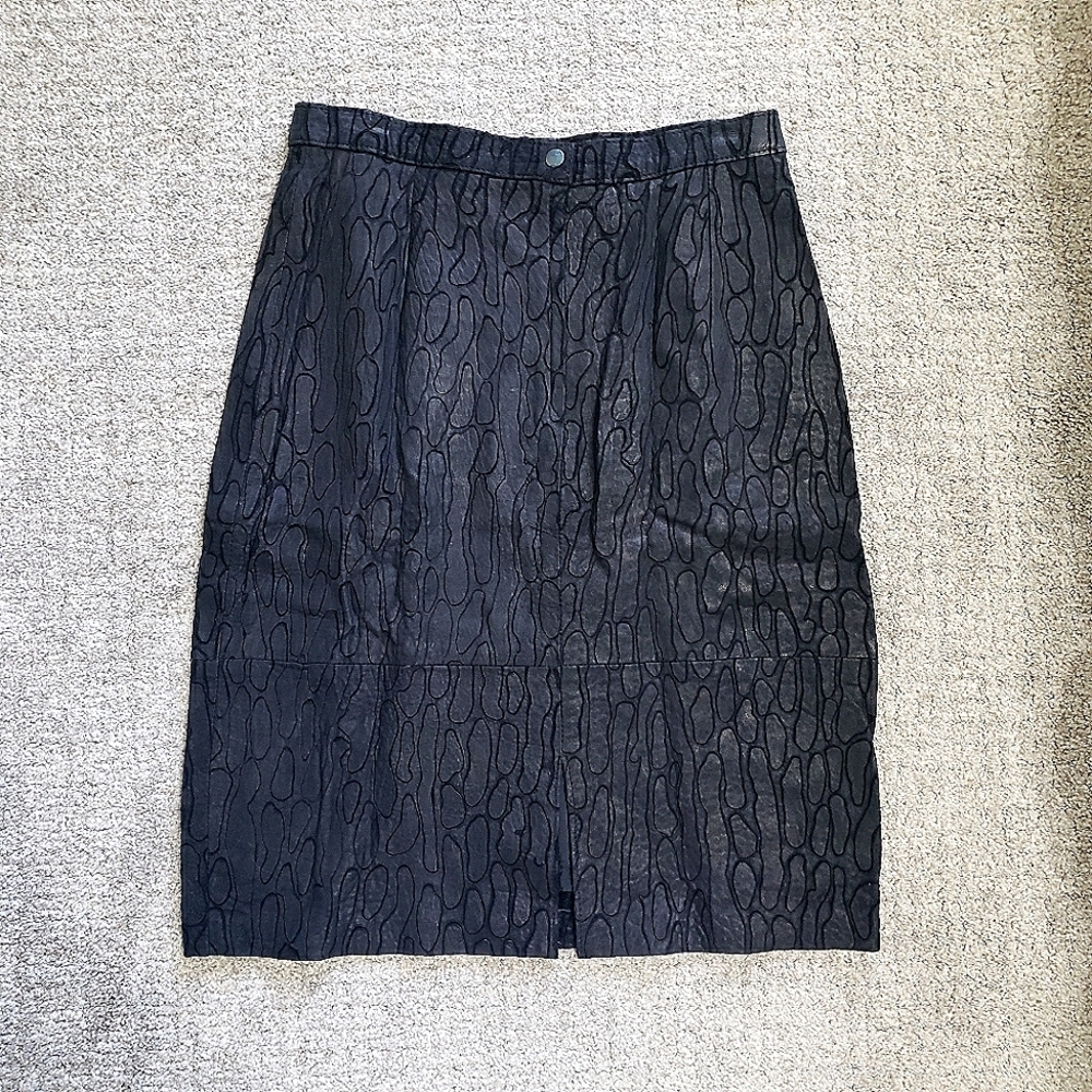 Vintage Gino di Giorgio Leather Black Embossed Skirt size‎ 13/14 (modern size 8)